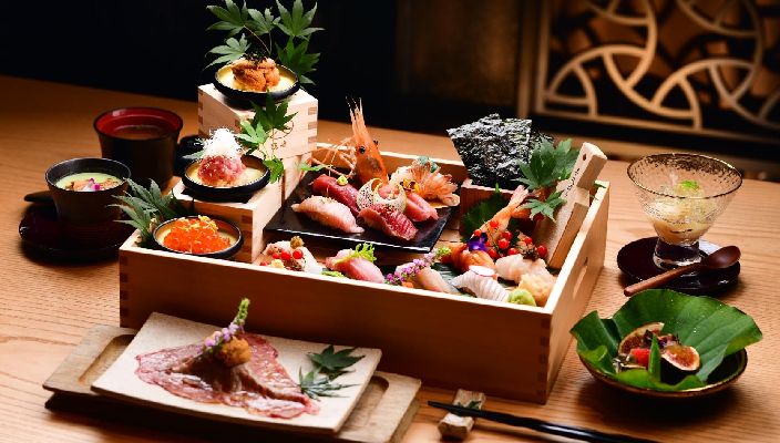 源峰亦推出午餐廚師發辦套餐(每位$780) 提供櫻花蝦沙律、壽司7件、刺身3款、白松露蒸蛋、燒魚、天婦羅、味噌湯及甜品，CP值極高！